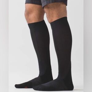 Men’s Lululemon black Assert Socks running & compression
